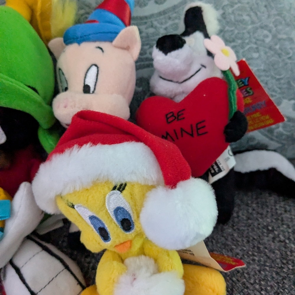 Warner Bros. Looney Tunes Plush Collection (7) - Picture 4 of 8